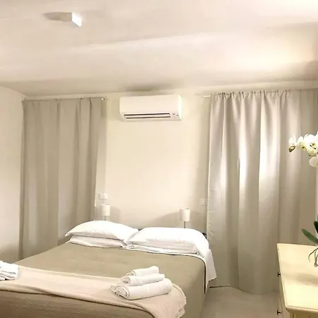 Scalette Via Elia شقة