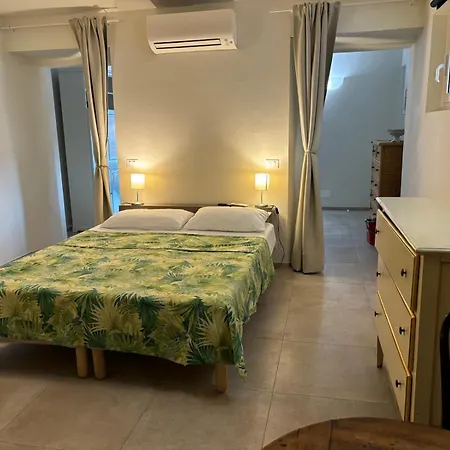 Scalette Via Elia * נומאנה