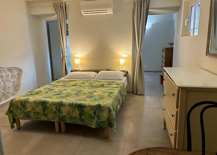 Scalette Via Elia * Numana